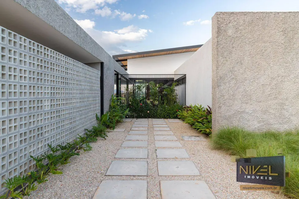 Casa de Condomínio com 4 quartos à venda, 1250m2 em Residencial Goiânia Golfe Clube, Goiania - GO - imagem 9 Foto 9 de Casa de Condomínio com 4 quartos à venda, 1250m2 em Residencial Goiânia Golfe Clube, Goiania - GO