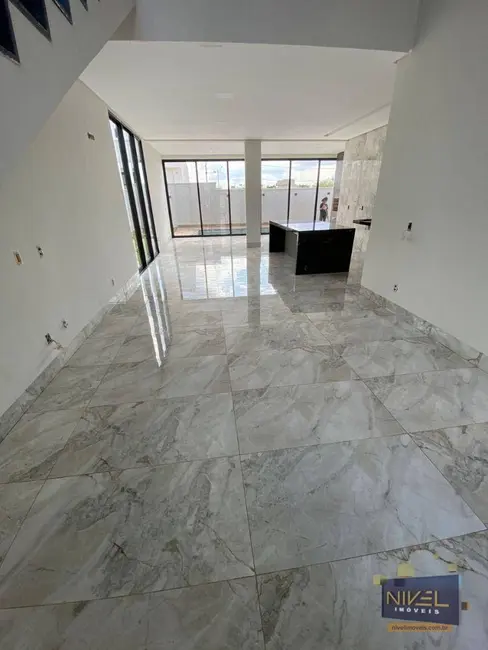 Sobrado com 3 quartos à venda, 307m2 em Senador Canedo - GO - imagem 5 Foto 5 de Sobrado com 3 quartos à venda, 307m2 em Senador Canedo - GO