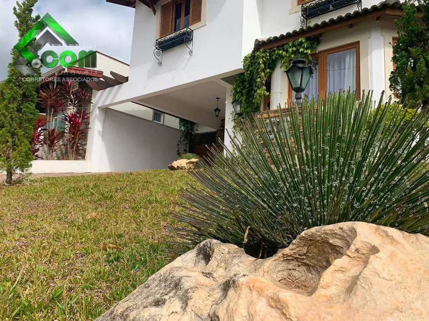 Foto 3 de Casa de Condomínio com 4 quartos à venda, 300m2 em Chácaras Maringá, Atibaia - SP