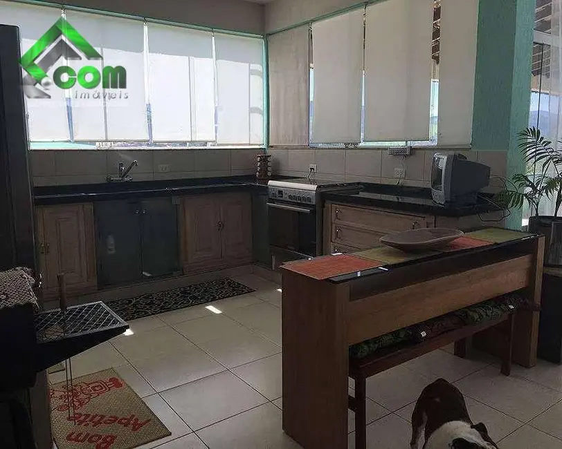 Foto 4 de Chácara com 3 quartos à venda, 1000m2 em Jardim Estância Brasil, Atibaia - SP