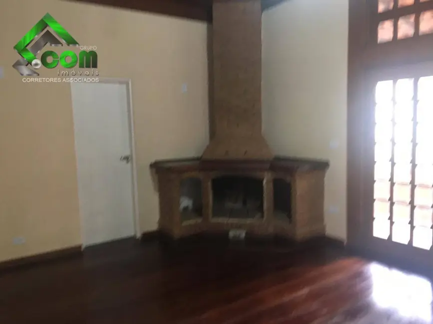 Chácara com 3 quartos à venda, 1050m2 em Jardim Paulista, Atibaia - SP - imagem 4 Foto 4 de Chácara com 3 quartos à venda, 1050m2 em Jardim Paulista, Atibaia - SP