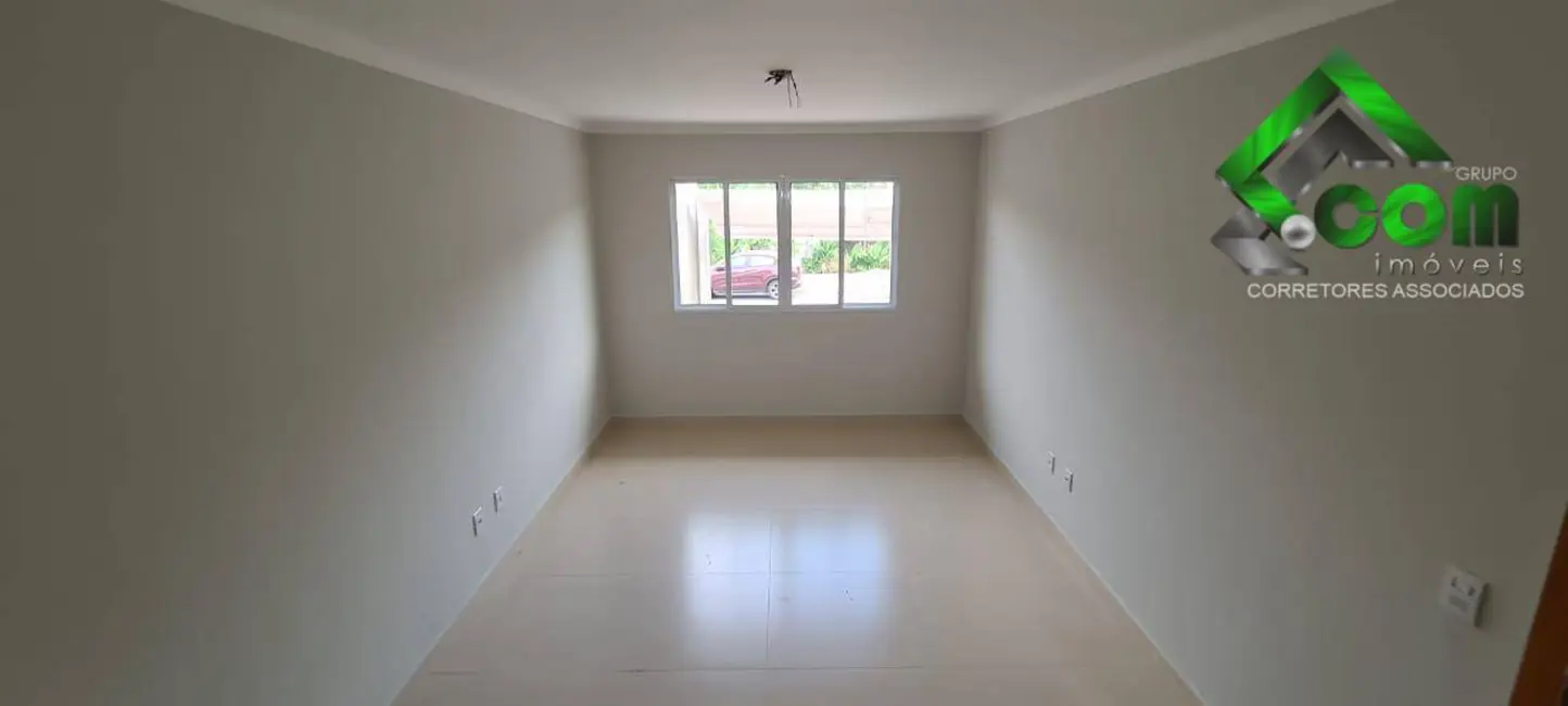 Foto 3 de Casa com 3 quartos à venda, 150m2 em Jardim do Lago, Atibaia - SP