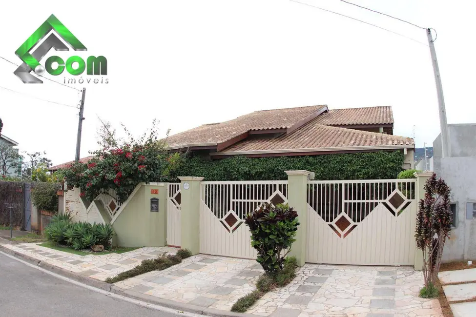 Foto 1 de Casa com 3 quartos à venda, 480m2 em Vila Petrópolis, Atibaia - SP