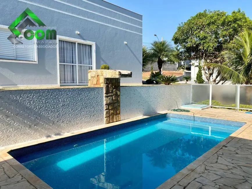 Casa de Condomínio com 3 quartos à venda, 600m2 em Atibaia - SP - imagem 3 Foto 3 de Casa de Condomínio com 3 quartos à venda, 600m2 em Atibaia - SP