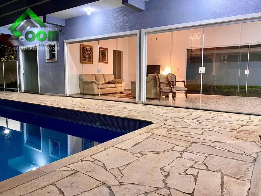 Casa de Condomínio com 3 quartos à venda, 600m2 em Atibaia - SP - imagem 1 Foto 1 de Casa de Condomínio com 3 quartos à venda, 600m2 em Atibaia - SP
