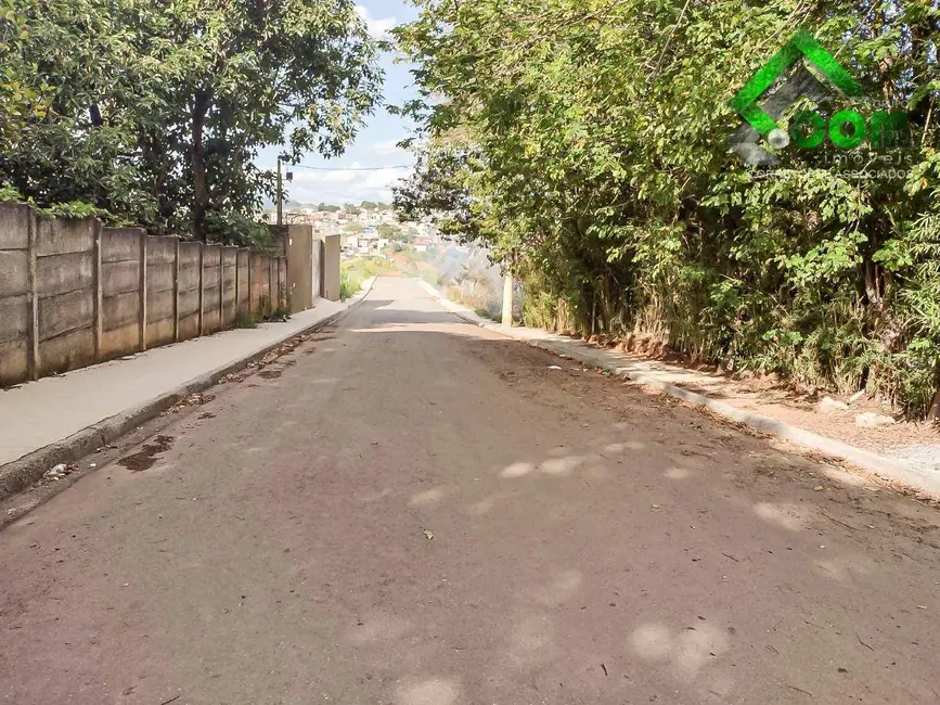 Foto 1 de Terreno / Lote à venda, 700m2 em Vila Santa Helena, Atibaia - SP