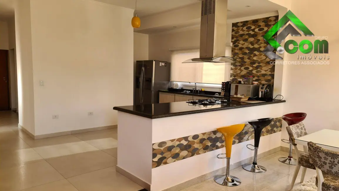 Foto 3 de Casa de Condomínio com 4 quartos à venda, 300m2 em Atibaia - SP