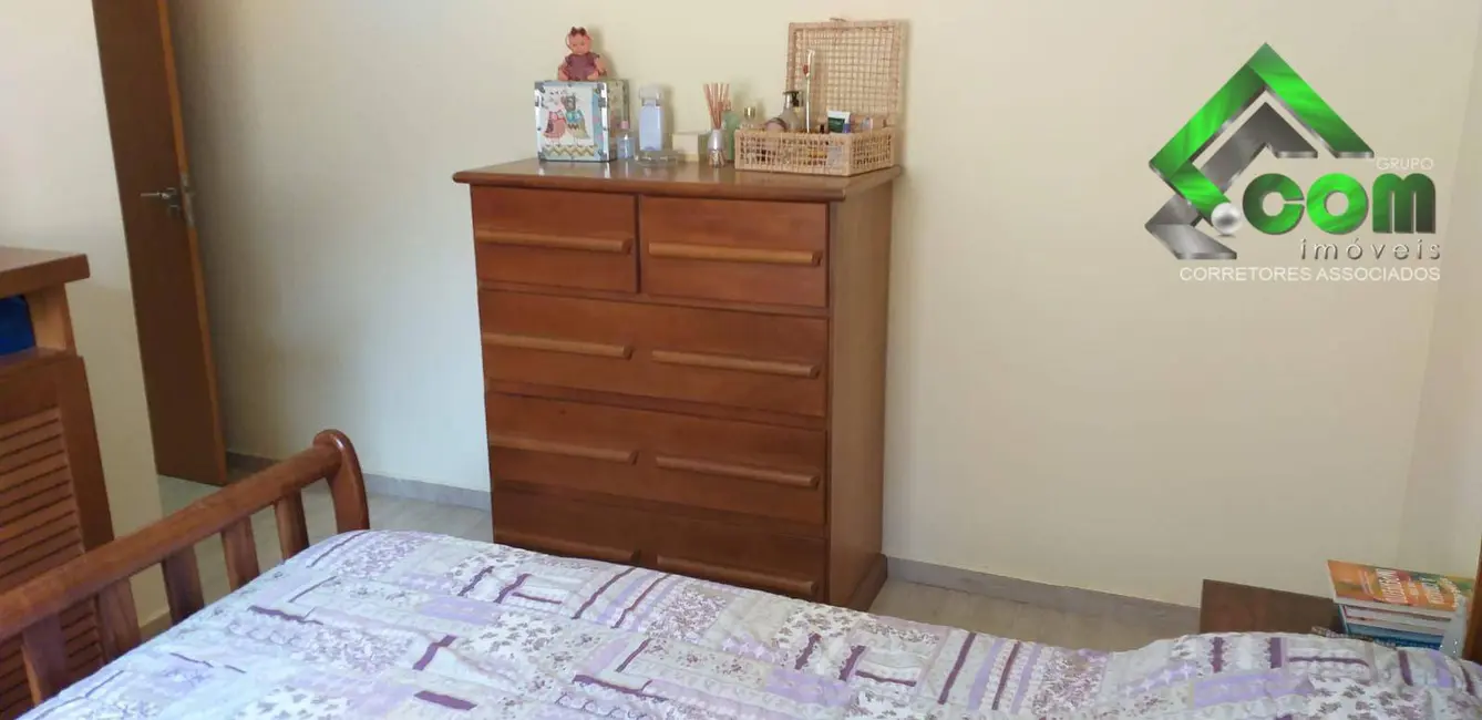 Foto 3 de Casa com 2 quartos à venda, 175m2 em Nova Cerejeira, Atibaia - SP