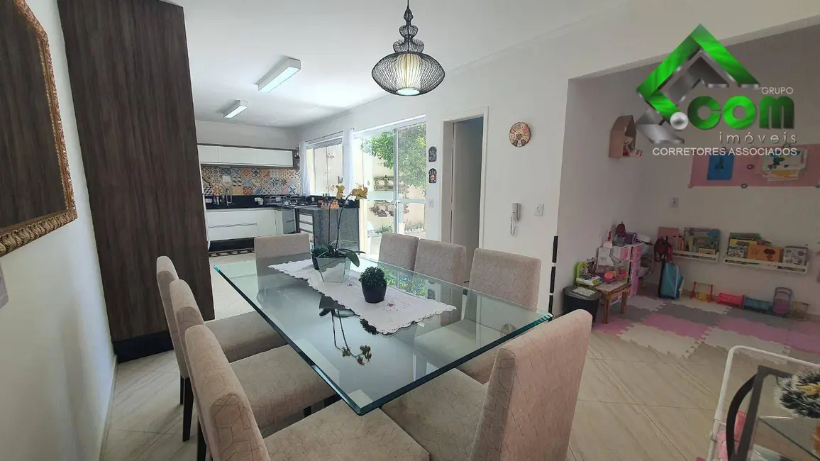 Foto 2 de Casa de Condomínio com 3 quartos à venda, 206m2 em Ribeirão dos Porcos, Atibaia - SP