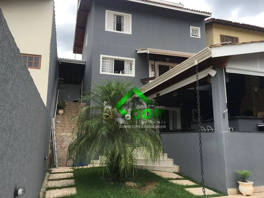 Foto 2 de Casa com 4 quartos à venda, 300m2 em Vila Petrópolis, Atibaia - SP