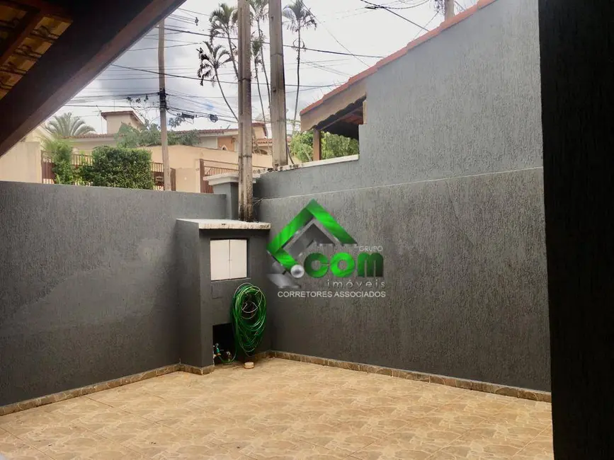 Foto 4 de Casa com 4 quartos à venda, 300m2 em Vila Petrópolis, Atibaia - SP