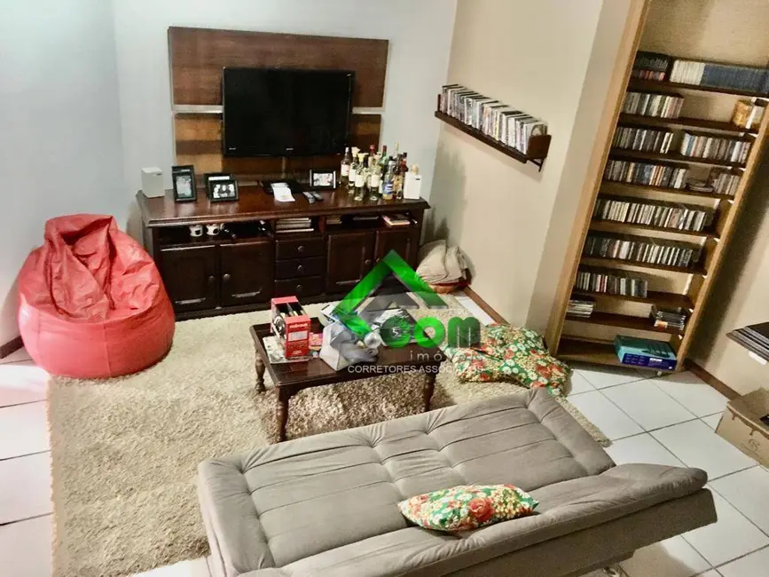 Foto 9 de Casa com 4 quartos à venda, 300m2 em Vila Petrópolis, Atibaia - SP