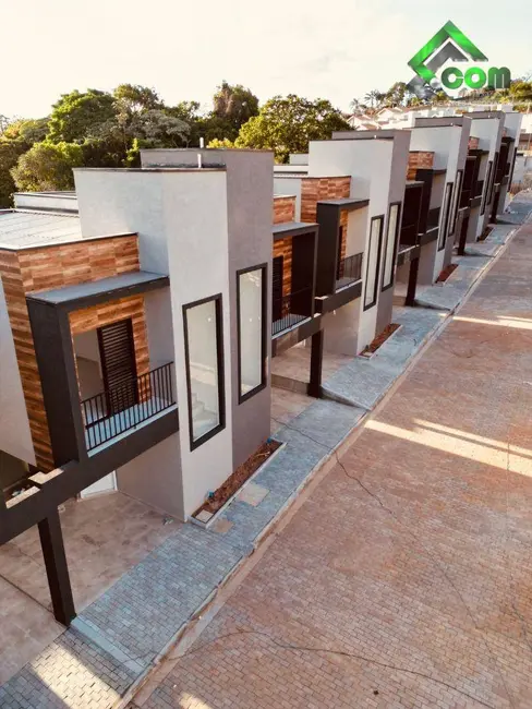 Foto 1 de Casa de Condomínio com 2 quartos à venda, 69m2 em Jardim Santo Antônio, Atibaia - SP