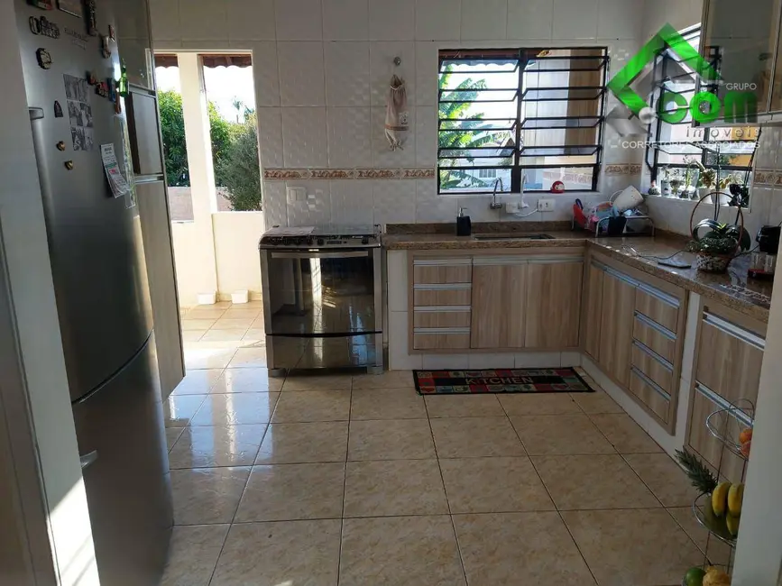 Foto 3 de Casa de Condomínio com 3 quartos à venda, 510m2 em Jardim Shangri-Lá, Atibaia - SP