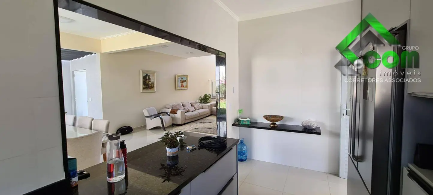 Casa com 4 quartos à venda, 451m2 em Condomínio Residencial Pedra Grande, Atibaia - SP - imagem 3 Foto 3 de Casa com 4 quartos à venda, 451m2 em Condomínio Residencial Pedra Grande, Atibaia - SP