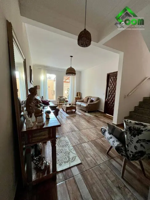 Foto 4 de Casa com 4 quartos à venda, 175m2 em Nova Cerejeira, Atibaia - SP