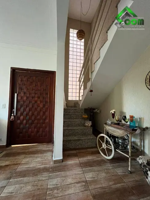 Foto 5 de Casa com 4 quartos à venda, 175m2 em Nova Cerejeira, Atibaia - SP