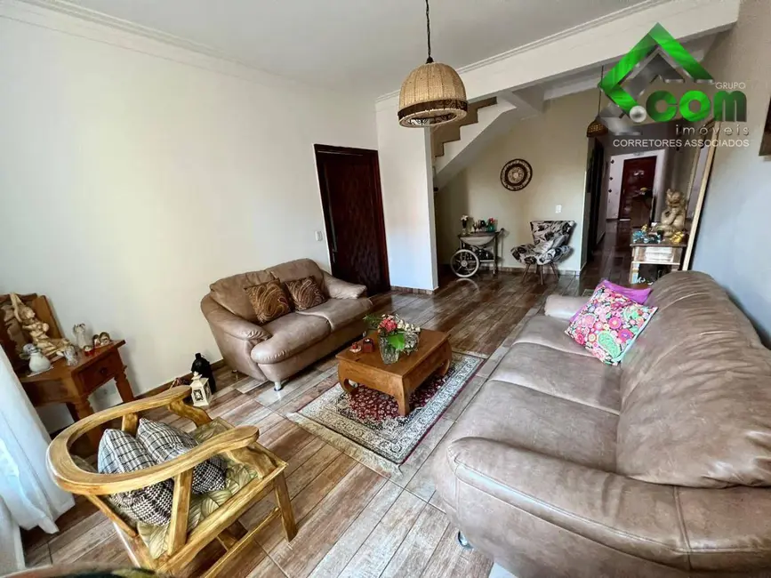 Foto 1 de Casa com 4 quartos à venda, 175m2 em Nova Cerejeira, Atibaia - SP