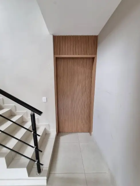 Foto 2 de Casa com 3 quartos à venda, 150m2 em Jardim do Lago, Atibaia - SP