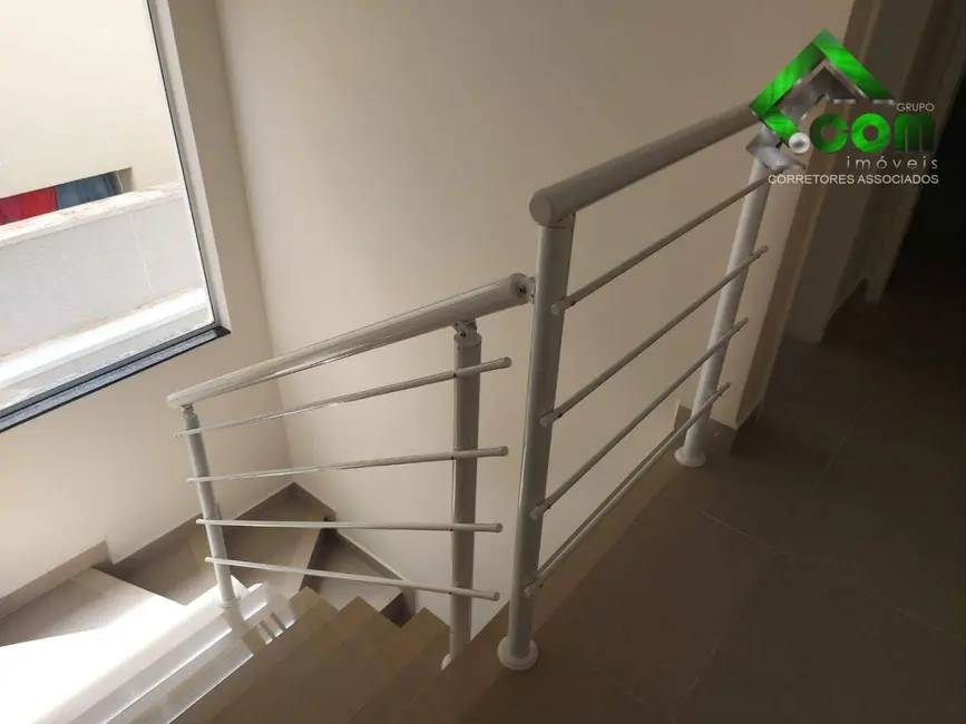 Foto 2 de Casa com 4 quartos à venda, 125m2 em Recreio Maristela, Atibaia - SP