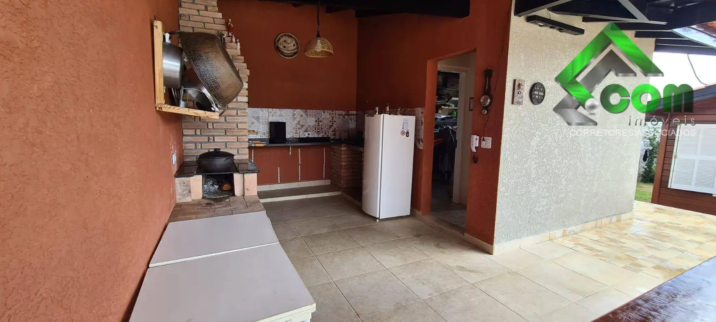 Casa de Condomínio com 3 quartos à venda, 510m2 em Jardim Shangri-Lá, Atibaia - SP - imagem 5 Foto 5 de Casa de Condomínio com 3 quartos à venda, 510m2 em Jardim Shangri-Lá, Atibaia - SP