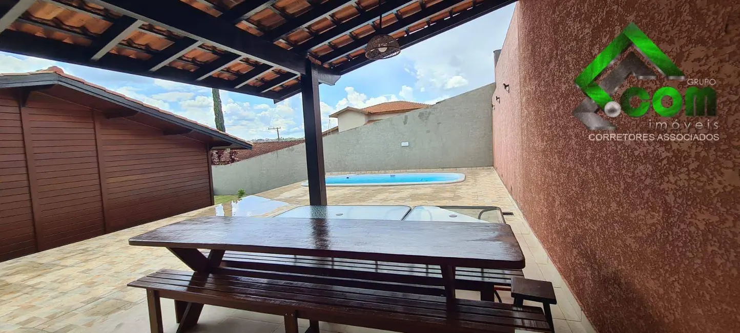 Casa de Condomínio com 3 quartos à venda, 510m2 em Jardim Shangri-Lá, Atibaia - SP - imagem 1 Foto 1 de Casa de Condomínio com 3 quartos à venda, 510m2 em Jardim Shangri-Lá, Atibaia - SP