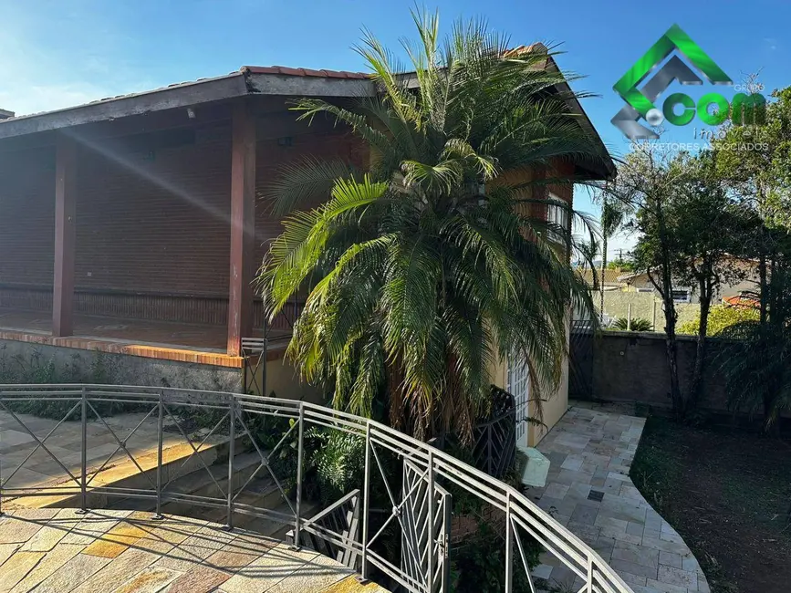 Foto 9 de Casa com 4 quartos à venda, 1024m2 em Vila Petrópolis, Atibaia - SP