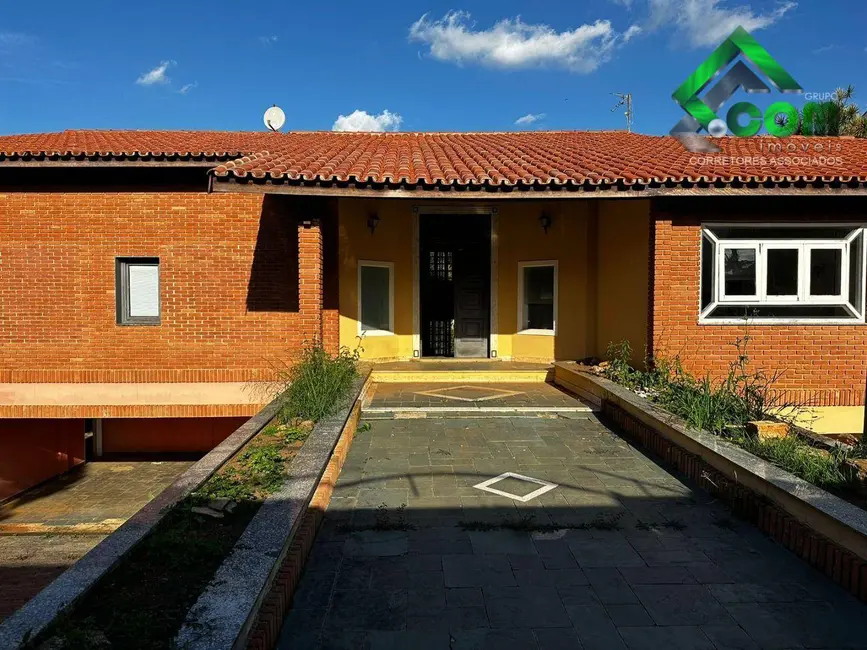 Foto 4 de Casa com 4 quartos à venda, 1024m2 em Vila Petrópolis, Atibaia - SP