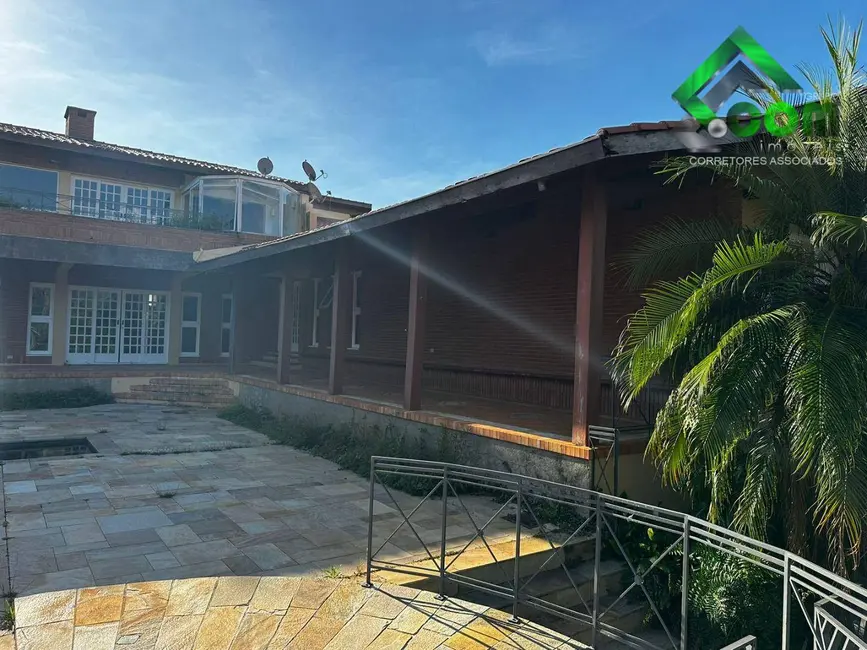 Foto 8 de Casa com 4 quartos à venda, 1024m2 em Vila Petrópolis, Atibaia - SP