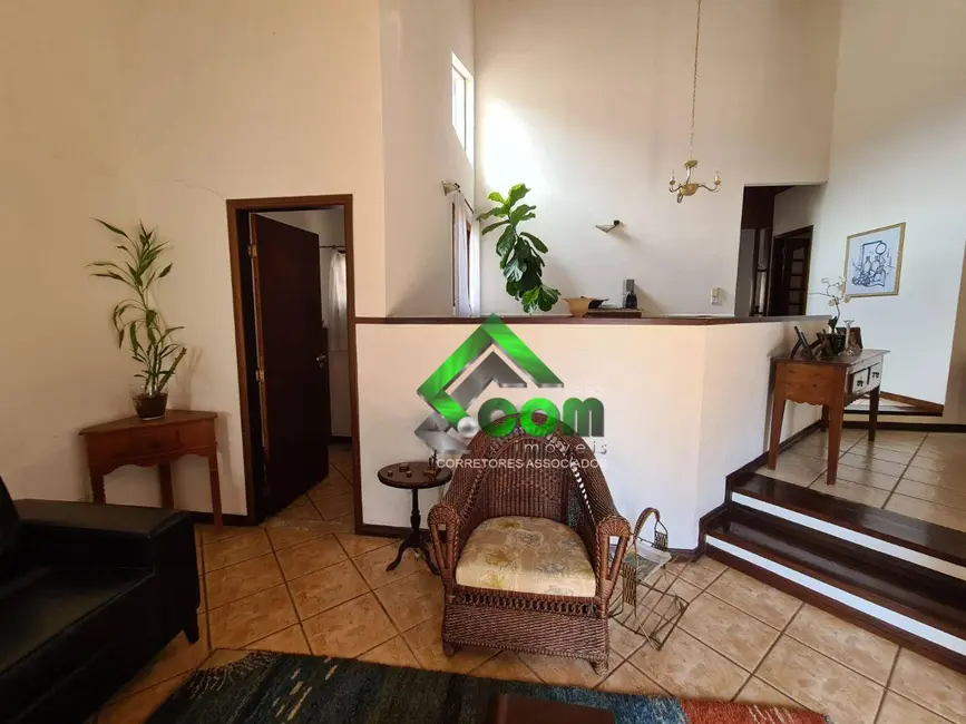 Foto 5 de Casa com 3 quartos à venda, 354m2 em Vila Petrópolis, Atibaia - SP