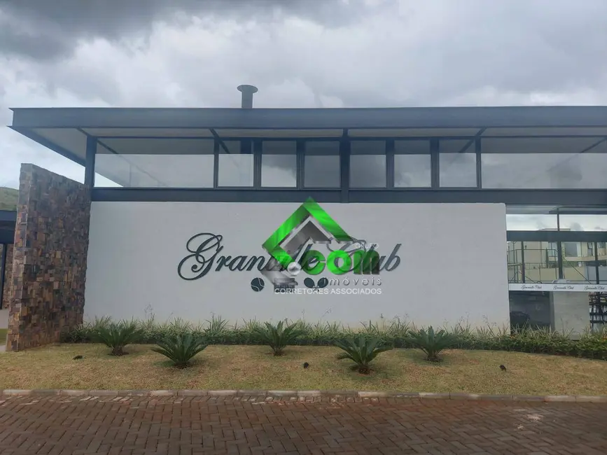 Foto 1 de Terreno / Lote à venda, 525m2 em Atibaia - SP