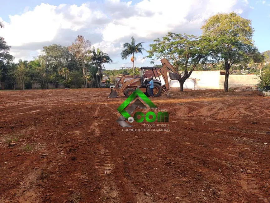 Foto 1 de Terreno / Lote à venda, 1900m2 em Atibaia - SP