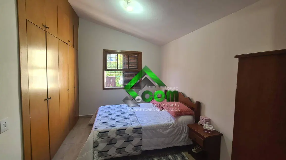 Foto 9 de Casa com 3 quartos à venda, 290m2 em Vila Helena, Atibaia - SP