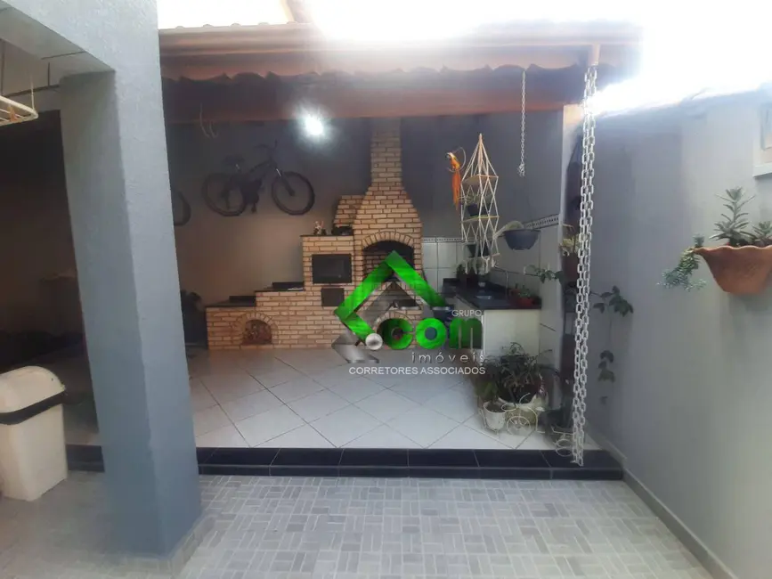 Foto 2 de Casa com 3 quartos à venda, 140m2 em Jardim das Cerejeiras, Atibaia - SP