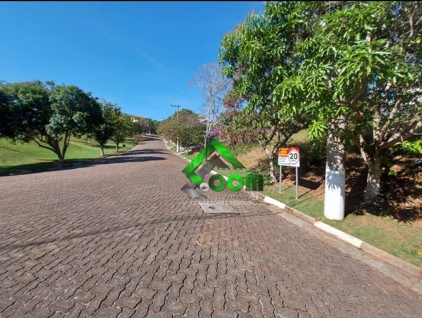 Foto 2 de Terreno / Lote à venda, 666m2 em Atibaia - SP