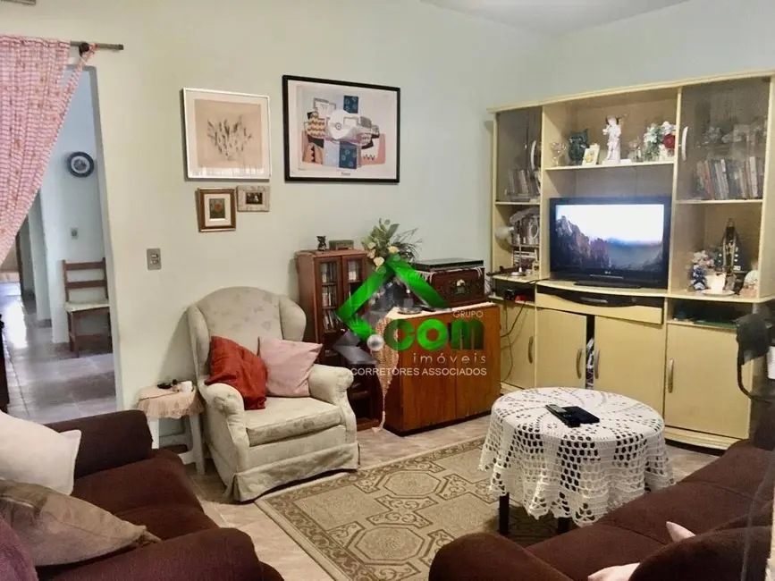 Casa com 3 quartos à venda, 180m2 em Jardim das Cerejeiras, Atibaia - SP - imagem 4 Foto 4 de Casa com 3 quartos à venda, 180m2 em Jardim das Cerejeiras, Atibaia - SP