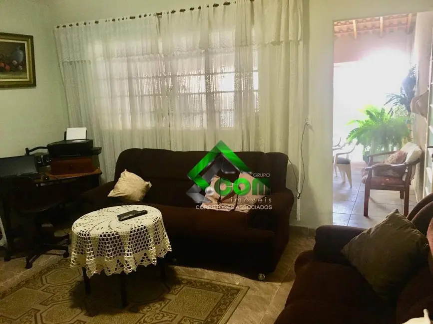 Casa com 3 quartos à venda, 180m2 em Jardim das Cerejeiras, Atibaia - SP - imagem 3 Foto 3 de Casa com 3 quartos à venda, 180m2 em Jardim das Cerejeiras, Atibaia - SP