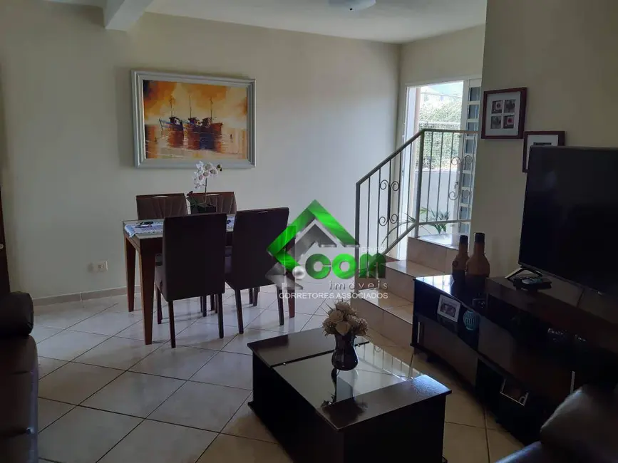 Foto 4 de Casa com 3 quartos à venda, 403m2 em Jardim do Lago, Atibaia - SP