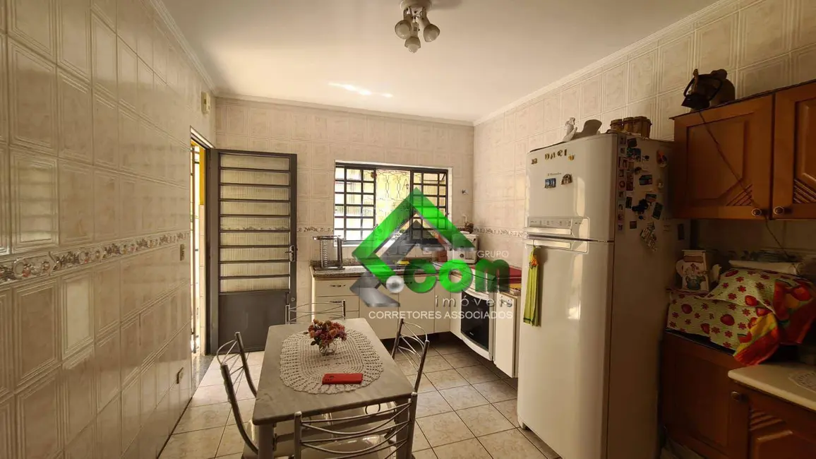 Foto 6 de Casa com 3 quartos à venda e para alugar, 360m2 em Jardim do Lago, Atibaia - SP