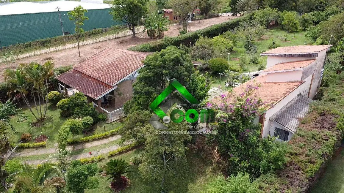 Chácara com 2 quartos à venda, 2450m2 em Jardim Residencial Santa Luiza, Atibaia - SP - imagem 5 Foto 5 de Chácara com 2 quartos à venda, 2450m2 em Jardim Residencial Santa Luiza, Atibaia - SP