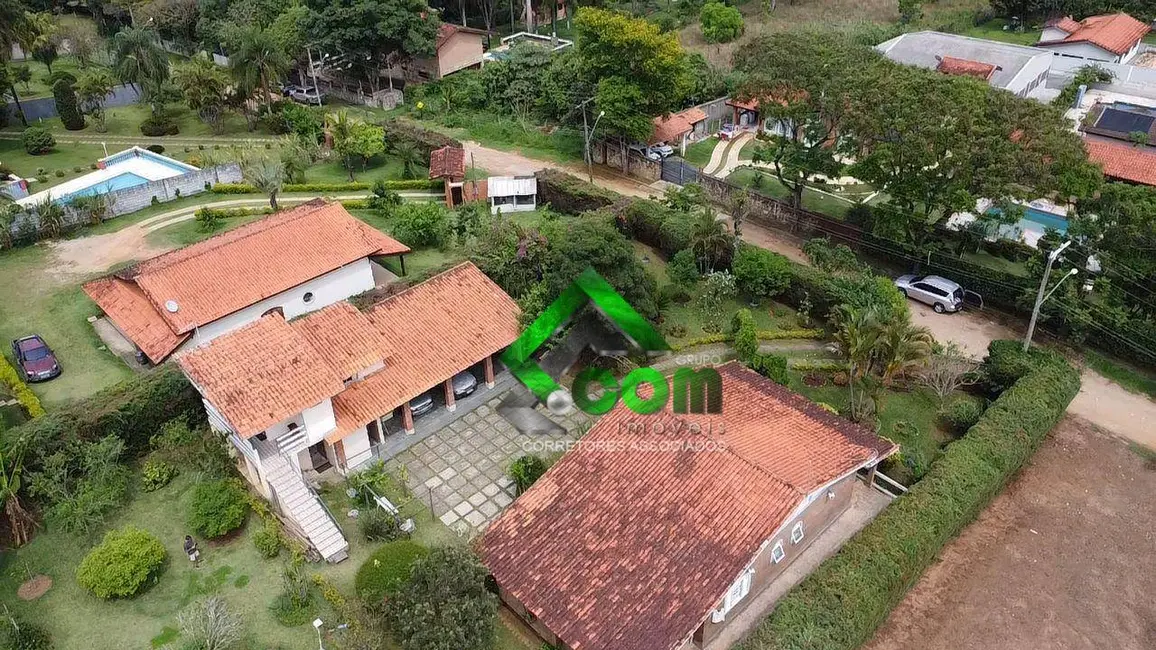 Chácara com 2 quartos à venda, 2450m2 em Jardim Residencial Santa Luiza, Atibaia - SP - imagem 1 Foto 1 de Chácara com 2 quartos à venda, 2450m2 em Jardim Residencial Santa Luiza, Atibaia - SP