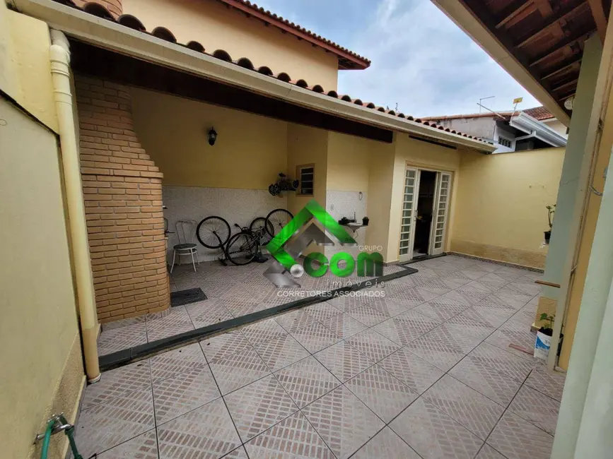 Casa com 2 quartos à venda, 180m2 em Atibaia - SP - imagem 2 Foto 2 de Casa com 2 quartos à venda, 180m2 em Atibaia - SP