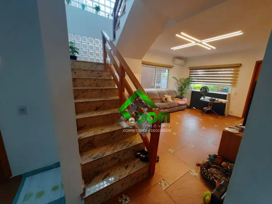 Casa de Condomínio com 3 quartos à venda, 300m2 em Atibaia - SP - imagem 5 Foto 5 de Casa de Condomínio com 3 quartos à venda, 300m2 em Atibaia - SP