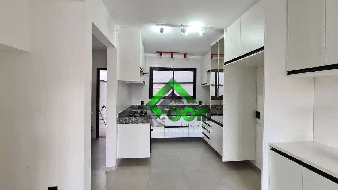 Foto 4 de Casa com 3 quartos à venda, 180m2 em Vila Petrópolis, Atibaia - SP
