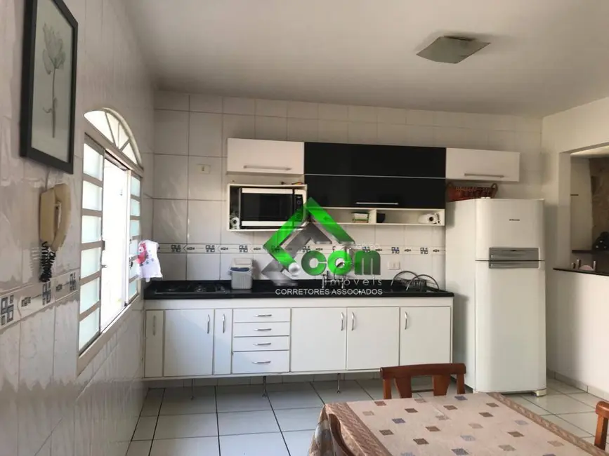 Foto 4 de Casa com 3 quartos à venda, 462m2 em Vila Petrópolis, Atibaia - SP