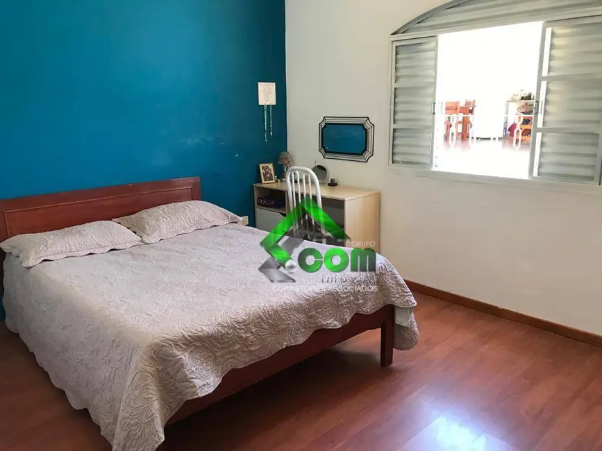 Foto 6 de Casa com 3 quartos à venda, 462m2 em Vila Petrópolis, Atibaia - SP