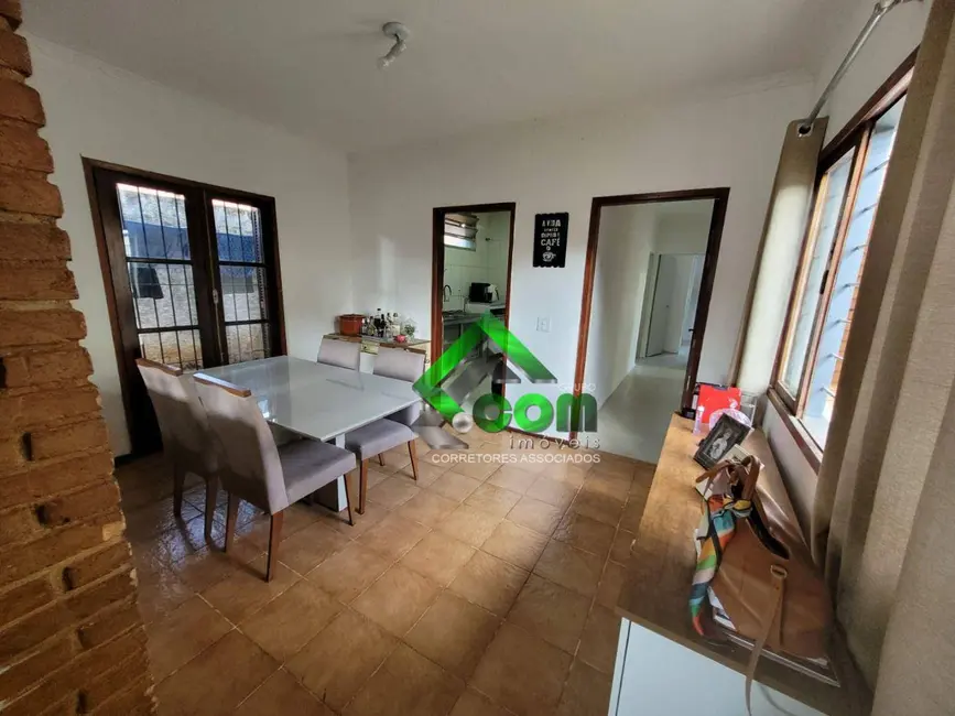 Casa com 4 quartos à venda, 321m2 em Jardim Floresta, Atibaia - SP - imagem 4 Foto 4 de Casa com 4 quartos à venda, 321m2 em Jardim Floresta, Atibaia - SP