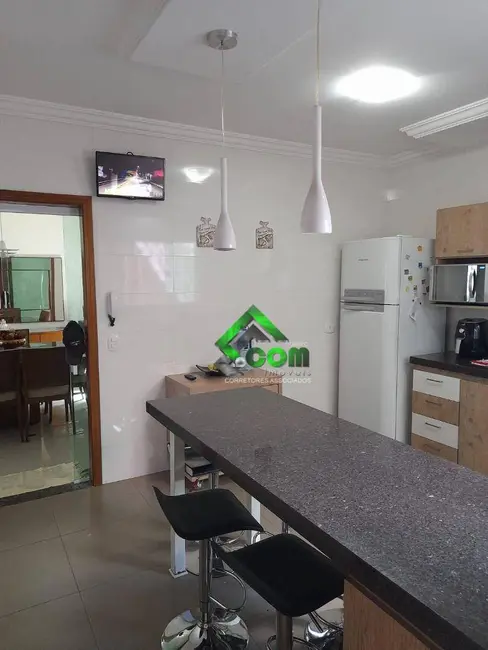 Casa com 3 quartos à venda, 150m2 em Jardim das Palmeiras, Atibaia - SP - imagem 6 Foto 6 de Casa com 3 quartos à venda, 150m2 em Jardim das Palmeiras, Atibaia - SP