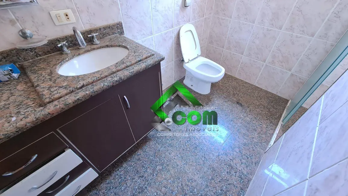 Casa com 3 quartos para alugar, 400m2 em Nova Gardênia, Atibaia - SP - imagem 6 Foto 6 de Casa com 3 quartos para alugar, 400m2 em Nova Gardênia, Atibaia - SP