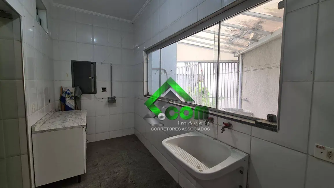Casa com 3 quartos para alugar, 400m2 em Nova Gardênia, Atibaia - SP - imagem 4 Foto 4 de Casa com 3 quartos para alugar, 400m2 em Nova Gardênia, Atibaia - SP